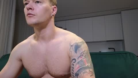 Snapshot of pashka_x chatting on October 2025 06:19:01 AM Pashka online show from October 2025 06:19:01 AM