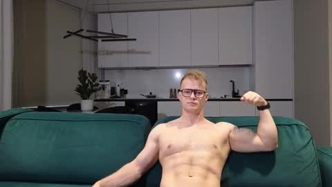 Snapshot of pashka_x chatting on October 2025 10:14:01 AM Pashka online show from October 2025 10:14:01 AM