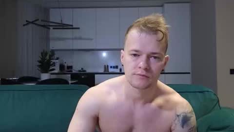 Snapshot of pashka_x chatting on October 2025 06:13:02 AM Pashka online show from October 2025 06:13:02 AM