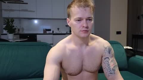 Snapshot of pashka_x chatting on November 2025 06:46:01 AM Pashka online show from November 2025 06:46:01 AM