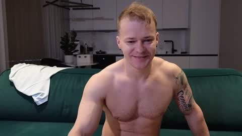 Snapshot of pashka_x chatting on November 2025 06:29:02 AM Pashka online show from November 2025 06:29:02 AM