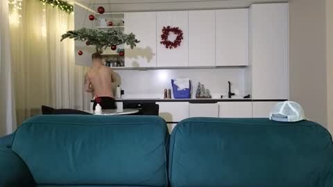 Snapshot of pashka_x chatting on December 2025 06:18:01 AM Pashka online show from December 2025 06:18:01 AM