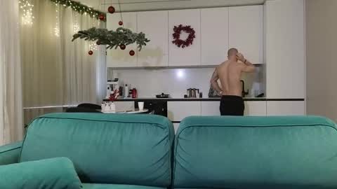 Snapshot of pashka_x chatting on December 2025 10:31:02 AM Pashka online show from December 2025 10:31:02 AM