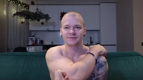 Snapshot of pashka_x chatting on December 2025 06:07:02 AM Pashka online show from December 2025 06:07:02 AM