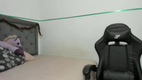 Violetafantasy online show from January 2025 11:01:02 PM