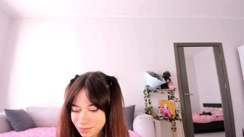 Snapshot of passionate_isabella chatting on October 2025 03:07:02 AM Bella online show from October 2025 03:07:02 AM