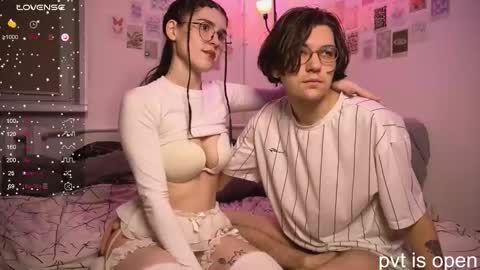 Zoe online show from November 2025 08:40:01 PM