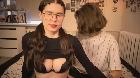 Snapshot of passiondesire_ chatting on March 2026 08:40:02 AM Zoe online show from March 2026 08:40:02 AM