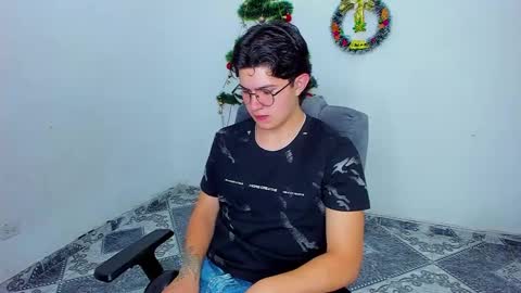 Snapshot of patrik027 chatting on December 2024 09:46:01 PM .... online show from December 2024 09:46:01 PM