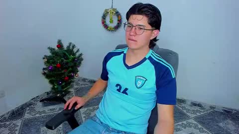 Snapshot of patrik027 chatting on December 2024 08:51:01 PM .... online show from December 2024 08:51:01 PM