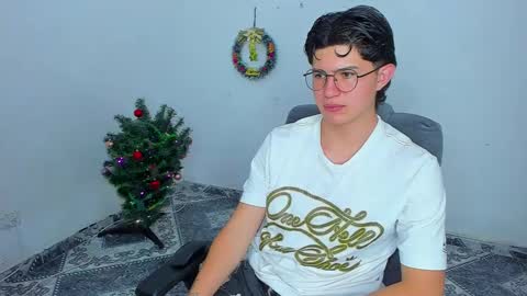 Snapshot of patrik027 chatting on December 2024 08:58:02 PM .... online show from December 2024 08:58:02 PM