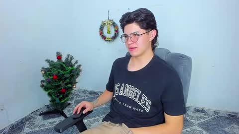 Snapshot of patrik027 chatting on December 2024 04:36:01 PM .... online show from December 2024 04:36:01 PM