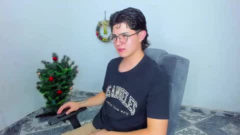 Snapshot of patrik027 chatting on December 2024 07:39:02 PM .... online show from December 2024 07:39:02 PM