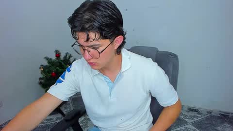 Snapshot of patrik027 chatting on December 2024 02:26:02 PM .... online show from December 2024 02:26:02 PM