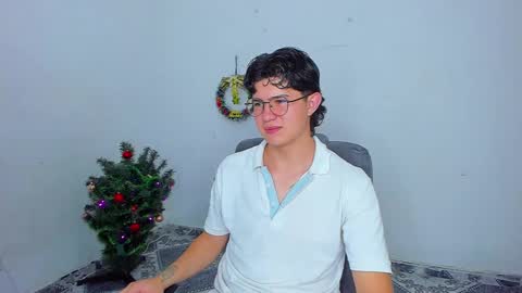 Snapshot of patrik027 chatting on December 2024 12:07:01 AM .... online show from December 2024 12:07:01 AM