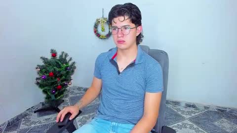Snapshot of patrik027 chatting on December 2024 12:27:02 PM .... online show from December 2024 12:27:02 PM