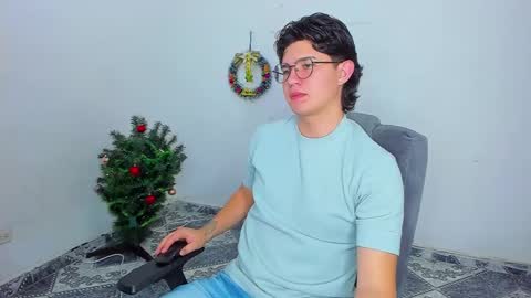 Snapshot of patrik027 chatting on December 2024 08:25:02 PM .... online show from December 2024 08:25:02 PM