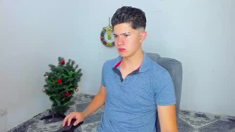 Snapshot of patrik027 chatting on December 2024 01:14:01 PM .... online show from December 2024 01:14:01 PM