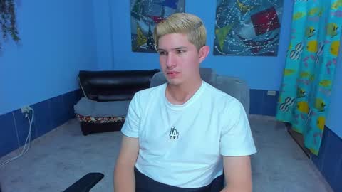 Snapshot of patrik027 chatting on October 2025 05:18:01 AM .... online show from October 2025 05:18:01 AM