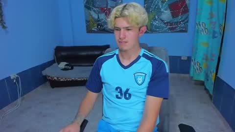 Snapshot of patrik027 chatting on October 2025 06:35:02 PM .... online show from October 2025 06:35:02 PM