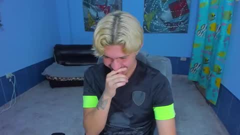 Snapshot of patrik027 chatting on November 2025 07:59:02 PM .... online show from November 2025 07:59:02 PM