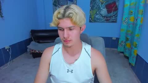 Snapshot of patrik027 chatting on November 2025 01:05:01 AM .... online show from November 2025 01:05:01 AM