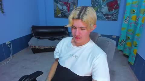 Snapshot of patrik027 chatting on November 2025 07:12:01 PM .... online show from November 2025 07:12:01 PM