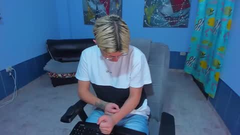 Snapshot of patrik027 chatting on November 2025 08:37:01 AM .... online show from November 2025 08:37:01 AM