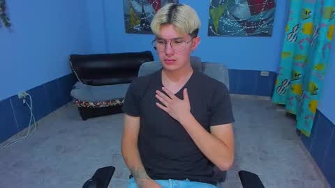 Snapshot of patrik027 chatting on November 2025 06:49:01 AM .... online show from November 2025 06:49:01 AM