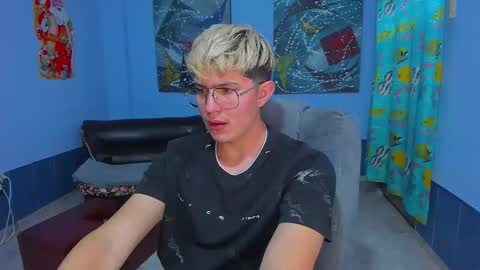 Snapshot of patrik027 chatting on November 2025 07:12:01 AM .... online show from November 2025 07:12:01 AM