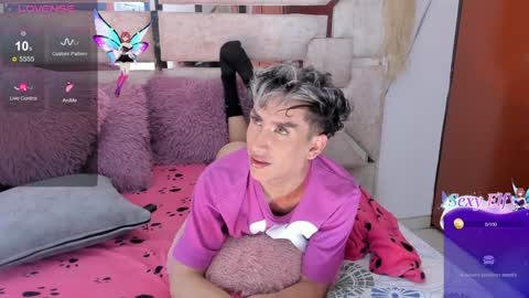 Snapshot of patrik_12 chatting on December 2024 02:27:01 AM patrik online show from December 2024 02:27:01 AM