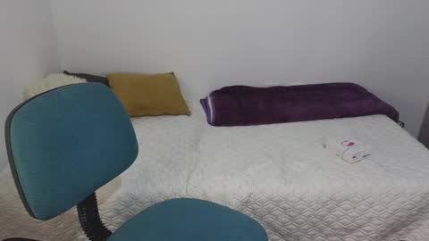 pau cute online show from December 2025 08:02:02 PM