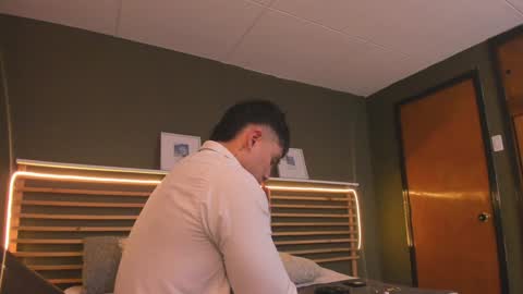 Snapshot of paul_evanss chatting on January 2025 02:21:01 PM Paul online show from January 2025 02:21:01 PM