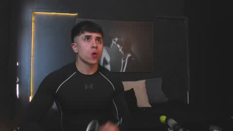 Snapshot of paul_evanss chatting on February 2025 01:06:01 PM Paul online show from February 2025 01:06:01 PM