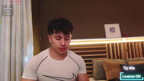 Snapshot of paul_evanss chatting on October 2025 01:08:02 PM Paul online show from October 2025 01:08:02 PM