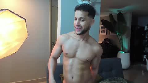 Snapshot of paul_reyborg chatting on March 2026 01:05:02 AM Paul online show from March 2026 01:05:02 AM