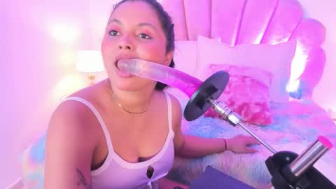 Snapshot of paula__evans chatting on March 2026 07:40:01 PM Paula online show from March 2026 07:40:01 PM