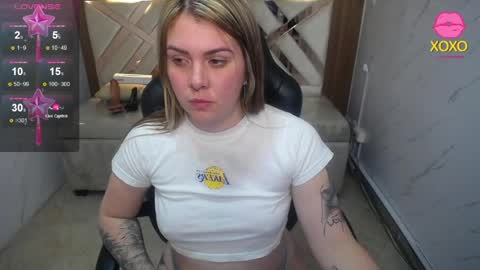 Snapshot of paula_b_ chatting on April 2026 01:41:01 PM Paula online show from April 2026 01:41:01 PM