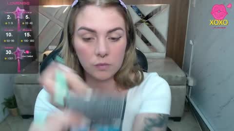 Snapshot of paula_b_ chatting on May 2026 04:12:02 PM Paula online show from May 2026 04:12:02 PM