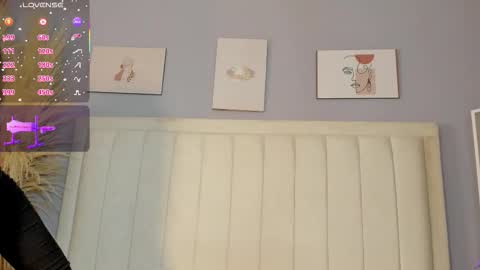 Pau online show from November 2025 07:13:02 PM