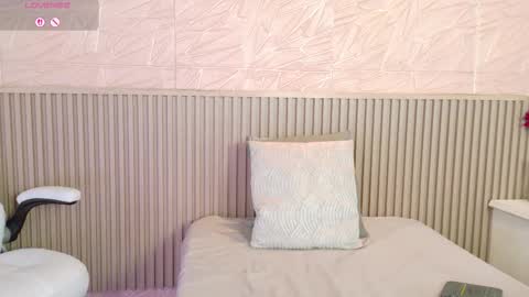 PAULA CRUZ online show from October 2025 07:35:02 PM