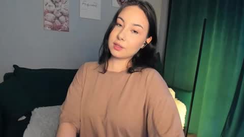 Snapshot of paulaguidroz chatting on October 2025 09:10:01 AM Aurora online show from October 2025 09:10:01 AM