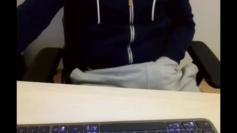 paulbazo83 online show from November 2025 12:05:02 PM