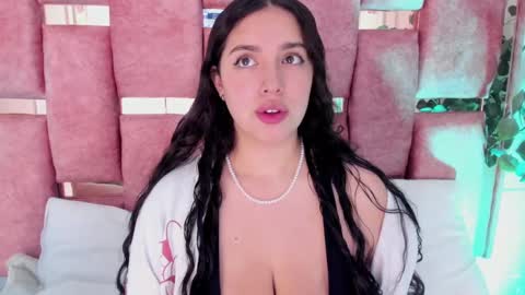 Snapshot of paulette_dupont_ chatting on September 2025 12:38:01 AM paulette_dupont_ online show from September 2025 12:38:01 AM