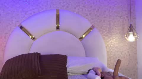 Paulina  online show from November 2025 07:25:02 PM