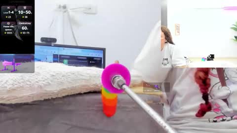 Paulina Davis  online show from January 2026 10:13:02 PM