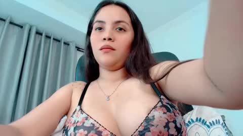 Snapshot of paulina_doll_ chatting on December 2025 10:06:01 PM Paulina online show from December 2025 10:06:01 PM