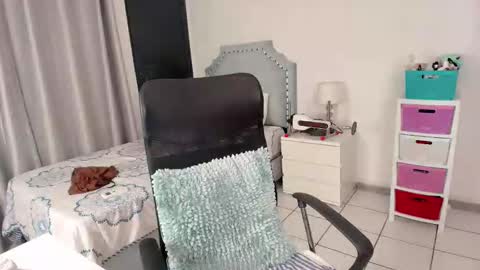 Snapshot of paulina_doll_ chatting on March 2026 01:23:02 AM Paulina online show from March 2026 01:23:02 AM