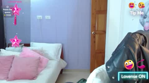 paulina online show from October 2025 03:44:02 PM