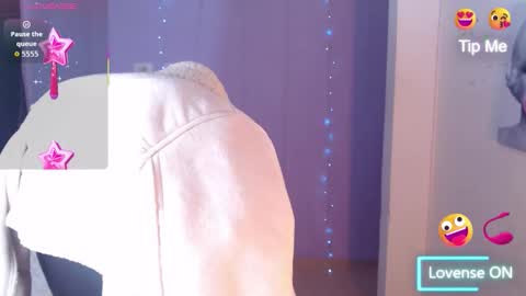 Snapshot of paulina_galvis2700 chatting on February 2026 03:27:01 PM paulina online show from February 2026 03:27:01 PM